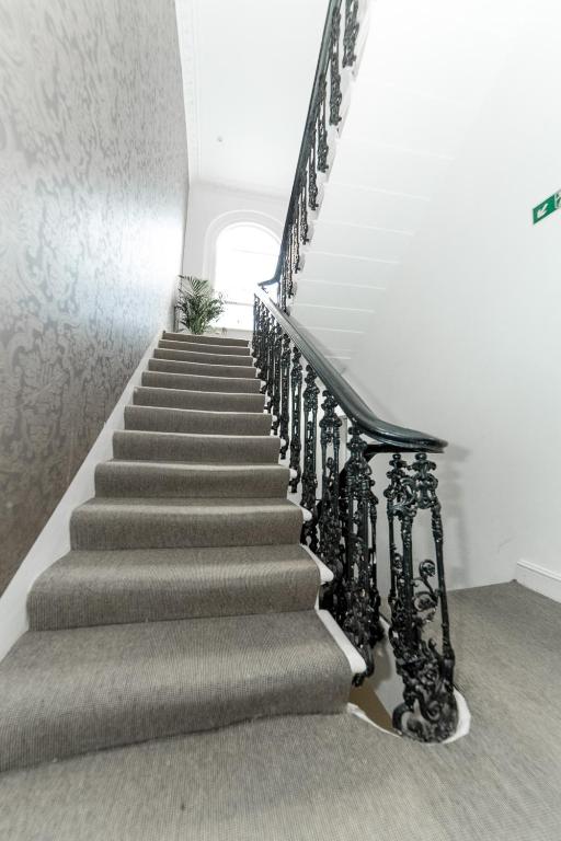 Hyde Park Apartment Room